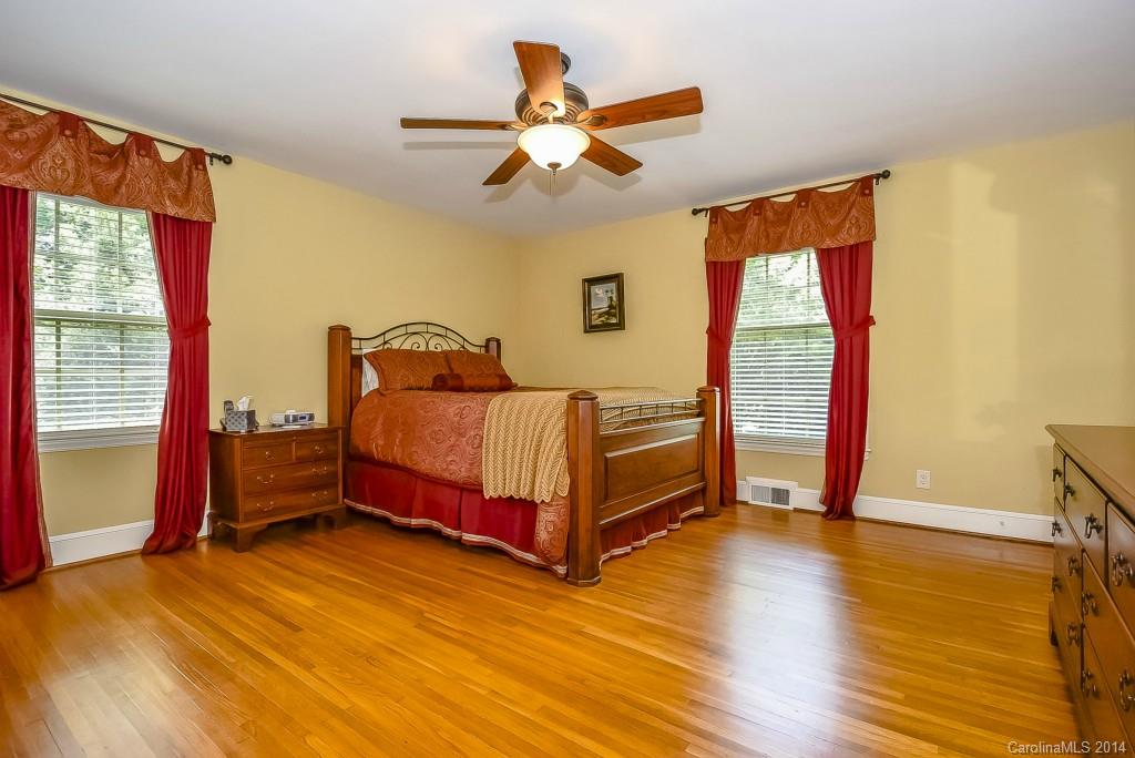 728 Larkhall Lane Charlotte NC 28211