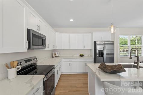 2114 Bombay Way Charlotte NC 28208