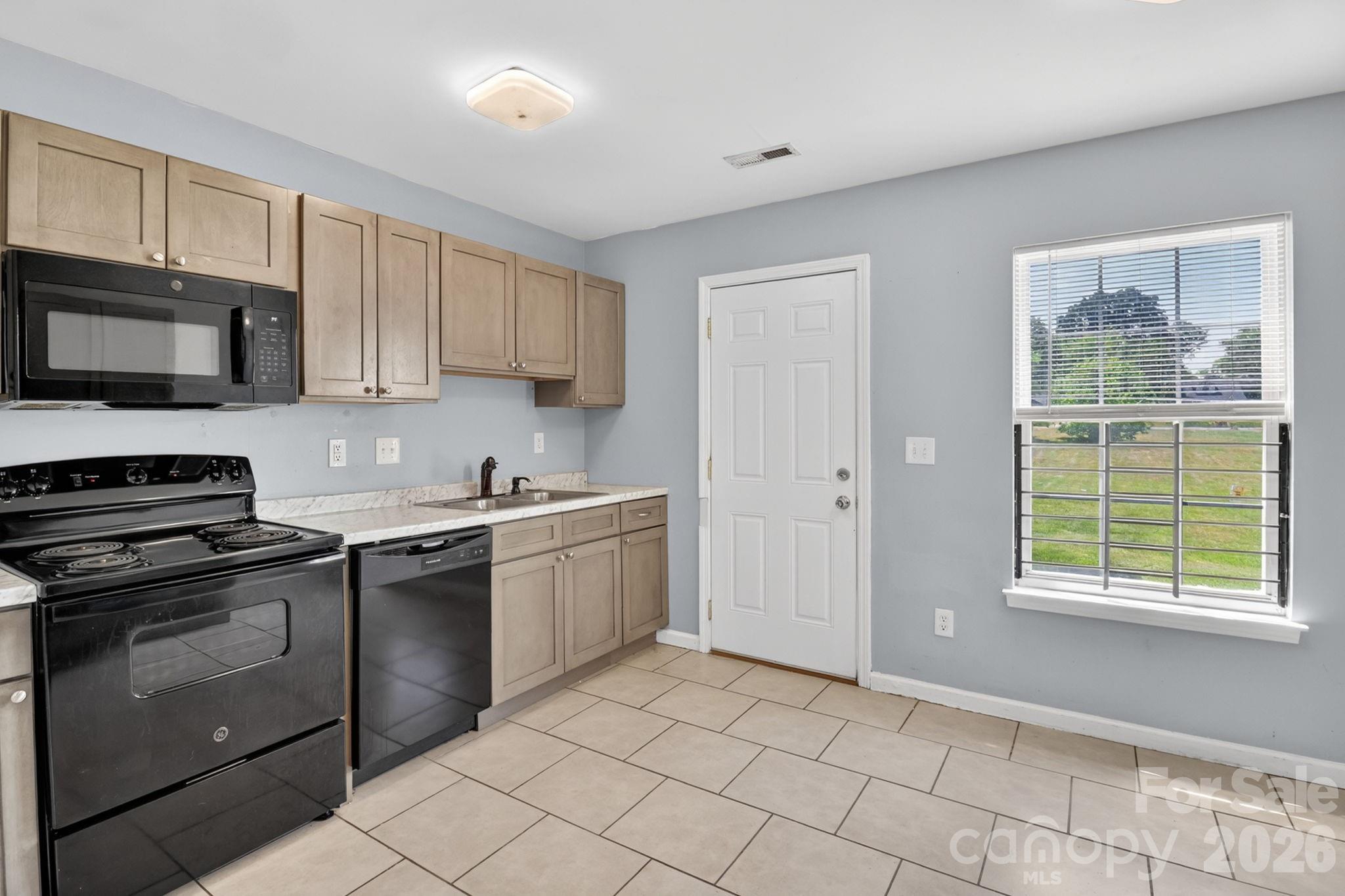 3335 Avalon Avenue Charlotte NC 28208