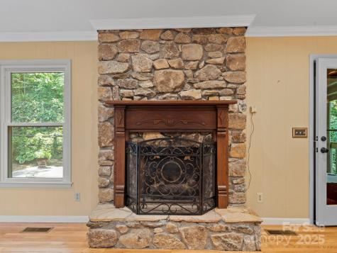 6 Wilderness Cove Road Asheville NC 28804