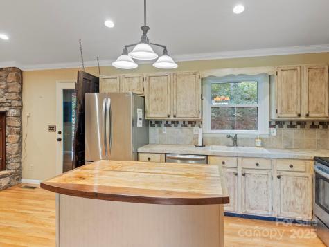 6 Wilderness Cove Road Asheville NC 28804