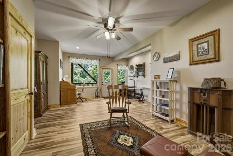 5564 Table View Lane Lenoir NC 28645
