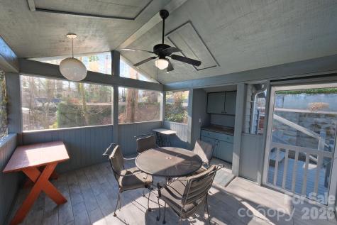 71 Norfolk Lane Laurel Park NC 28739