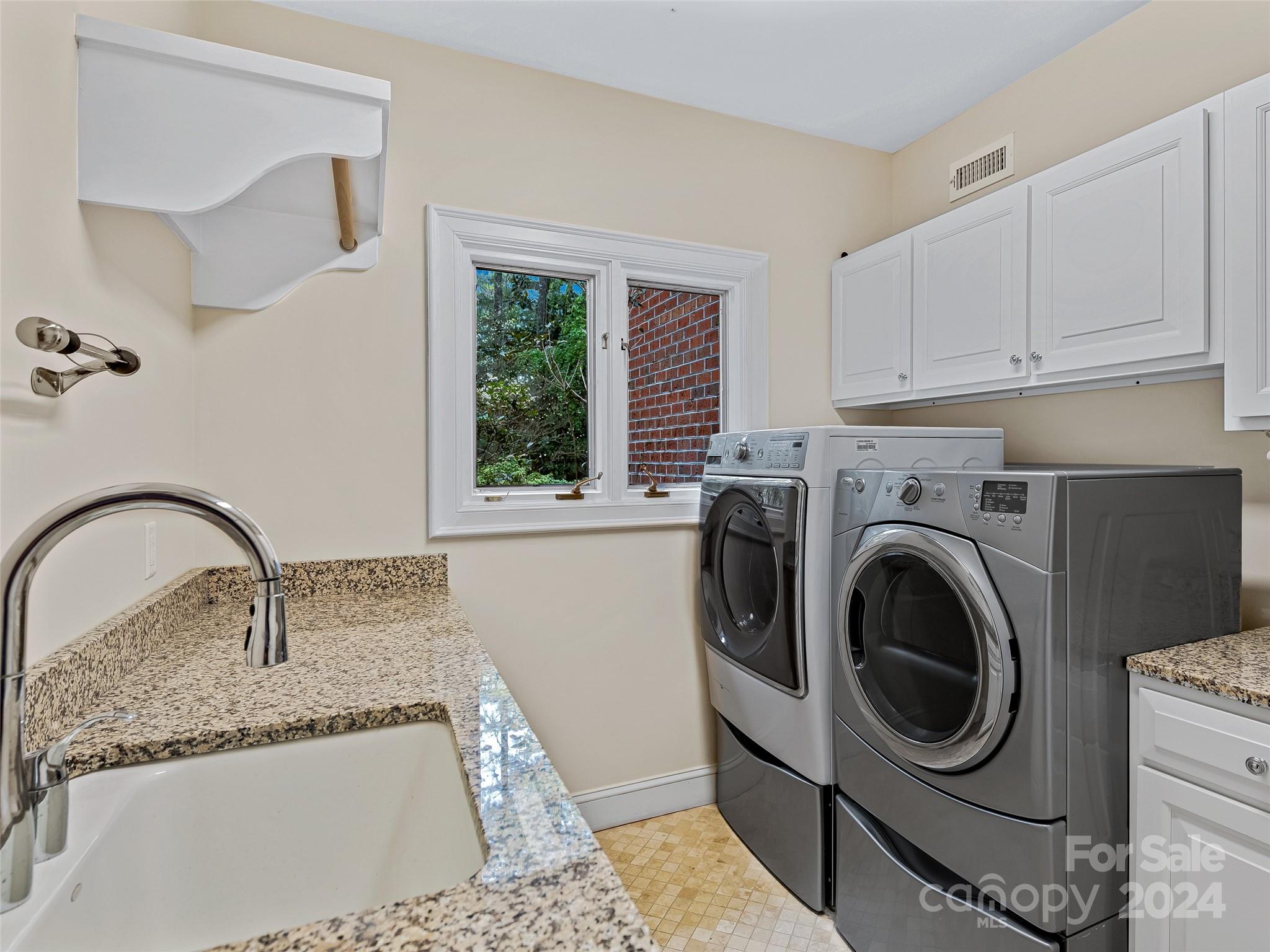 8 Hemlock Road Asheville NC 28803