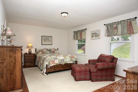 104 Richards Drive Hendersonville NC 28792