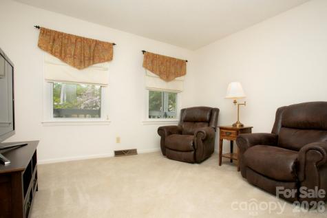 104 Richards Drive Hendersonville NC 28792
