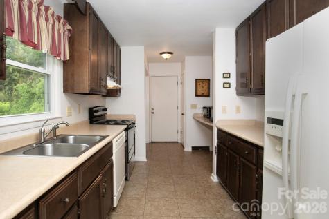 104 Richards Drive Hendersonville NC 28792