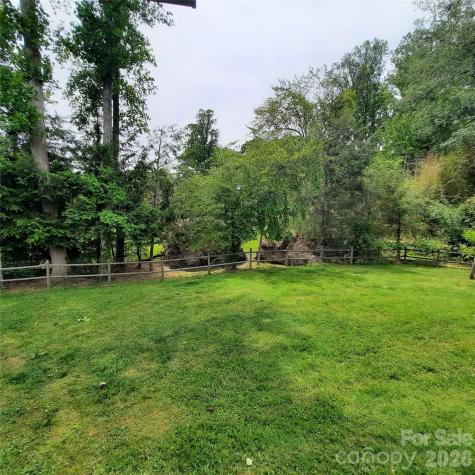 104 Richards Drive Hendersonville NC 28792