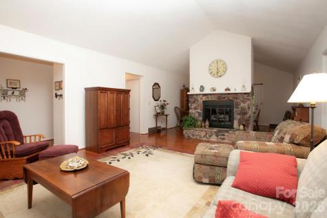 104 Richards Drive Hendersonville NC 28792