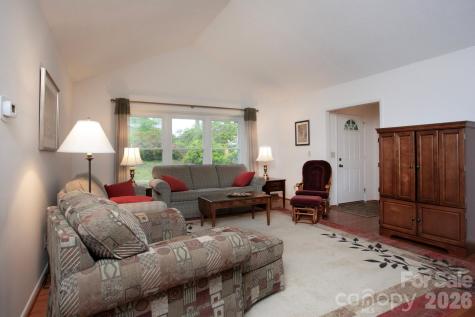 104 Richards Drive Hendersonville NC 28792