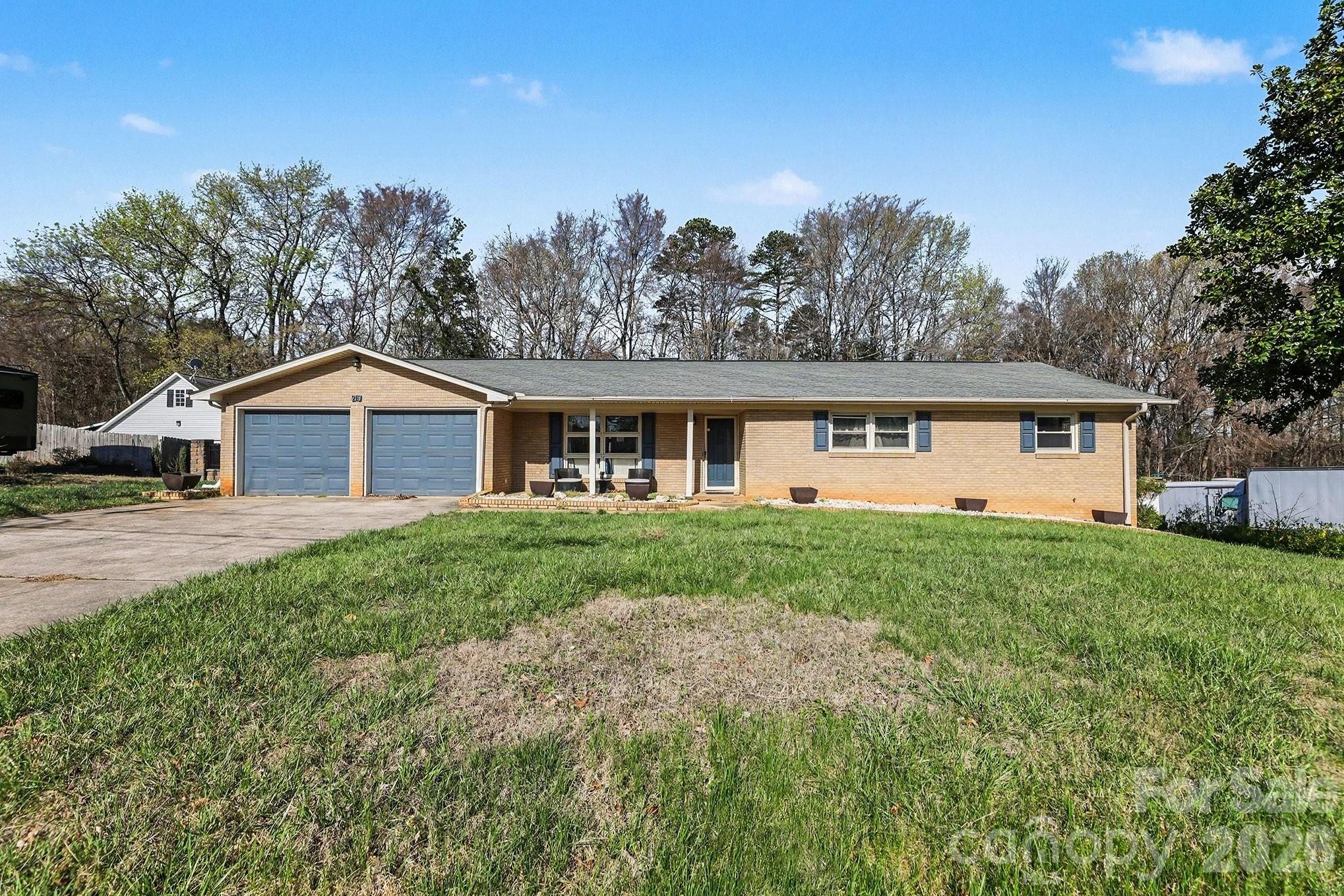 213 Lakeview Drive Harrisburg NC 28075