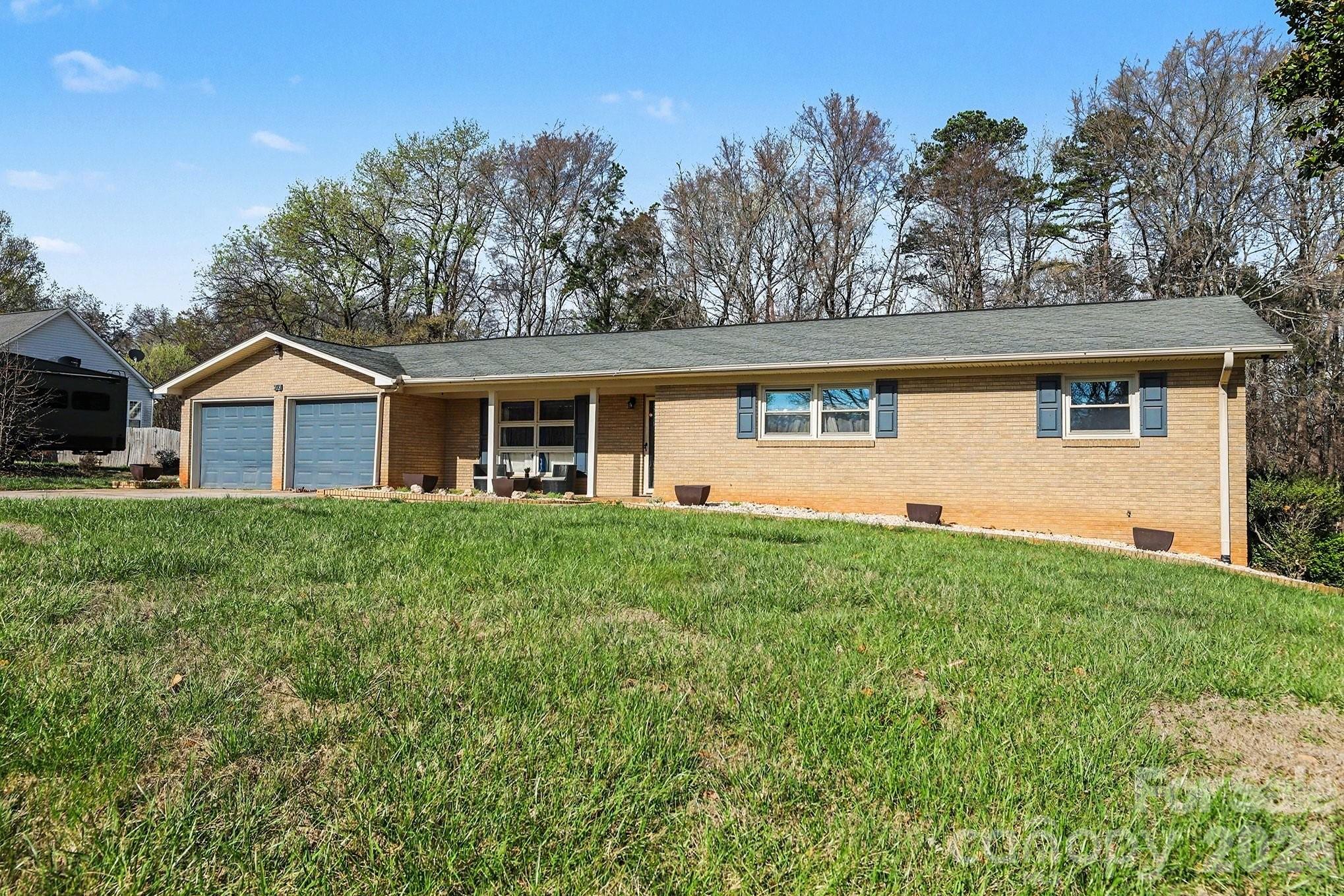 213 Lakeview Drive Harrisburg NC 28075