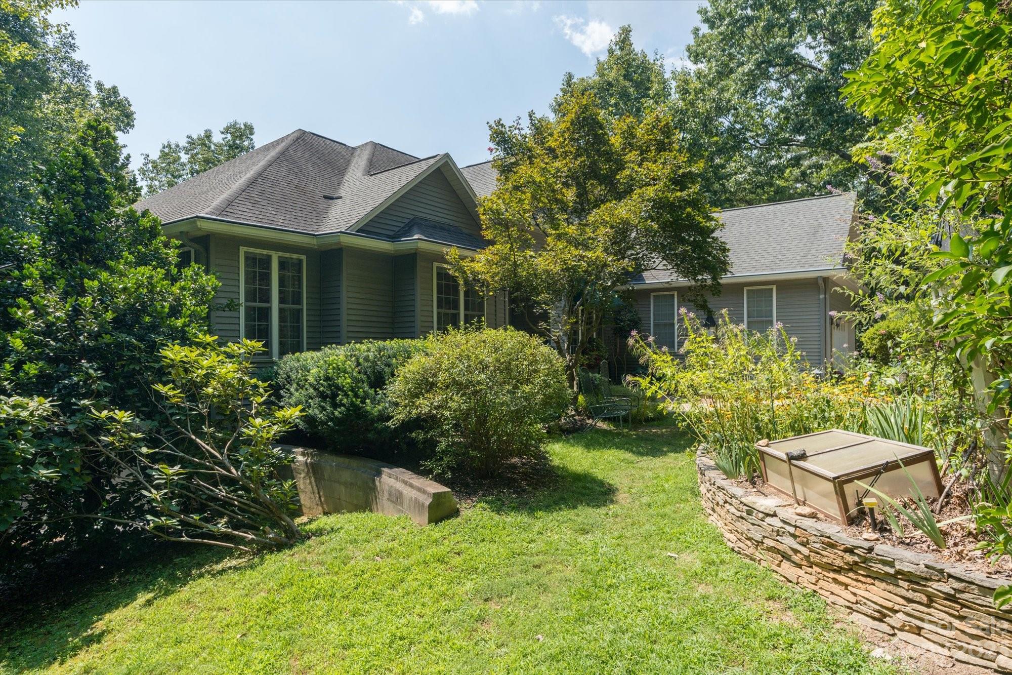 41 Magnolia Lane Columbus NC 28722