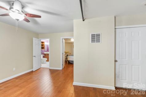 4 Carter Hill Drive Leicester NC 28748