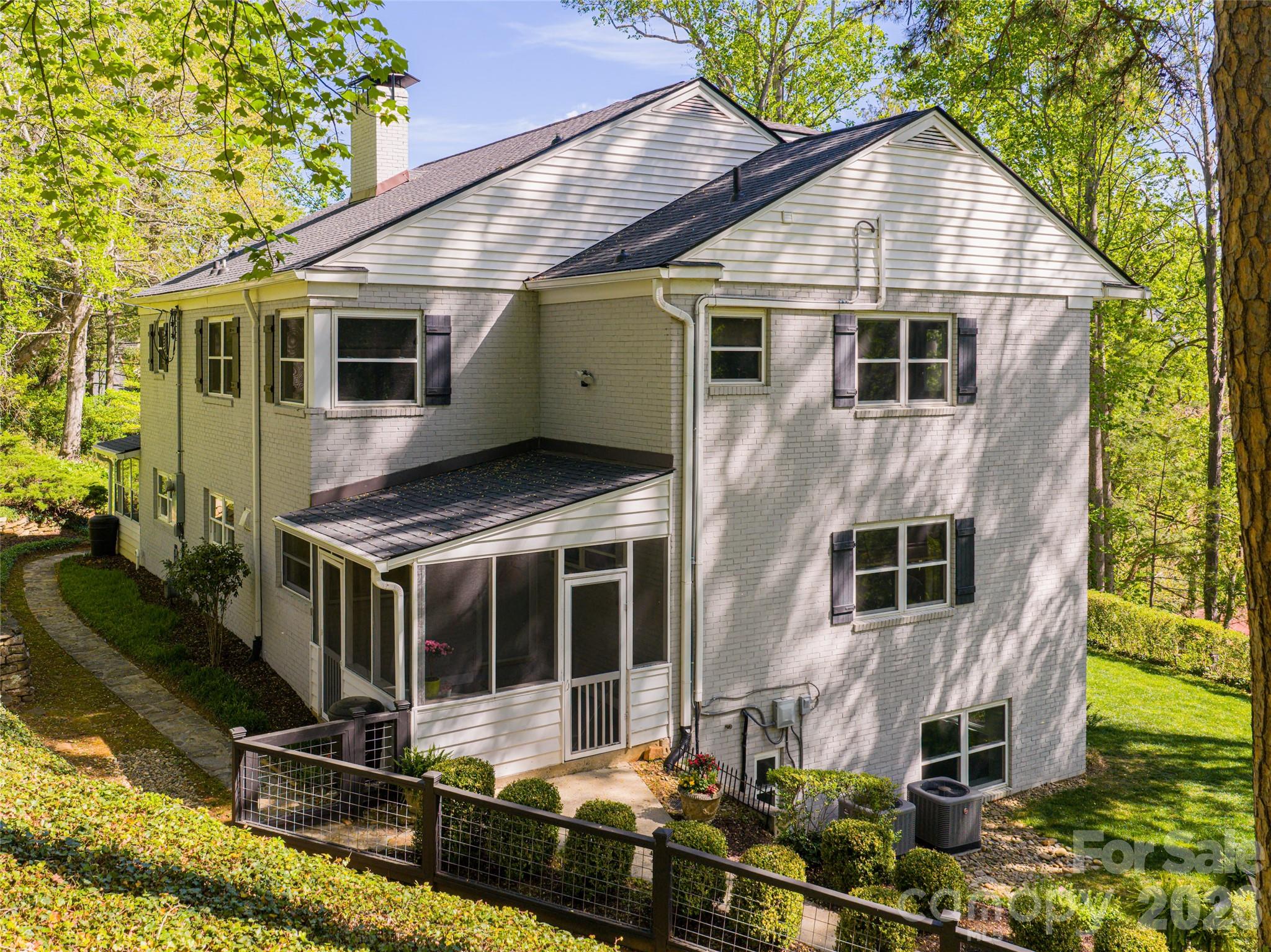 114 Cambridge Road Asheville NC 28804