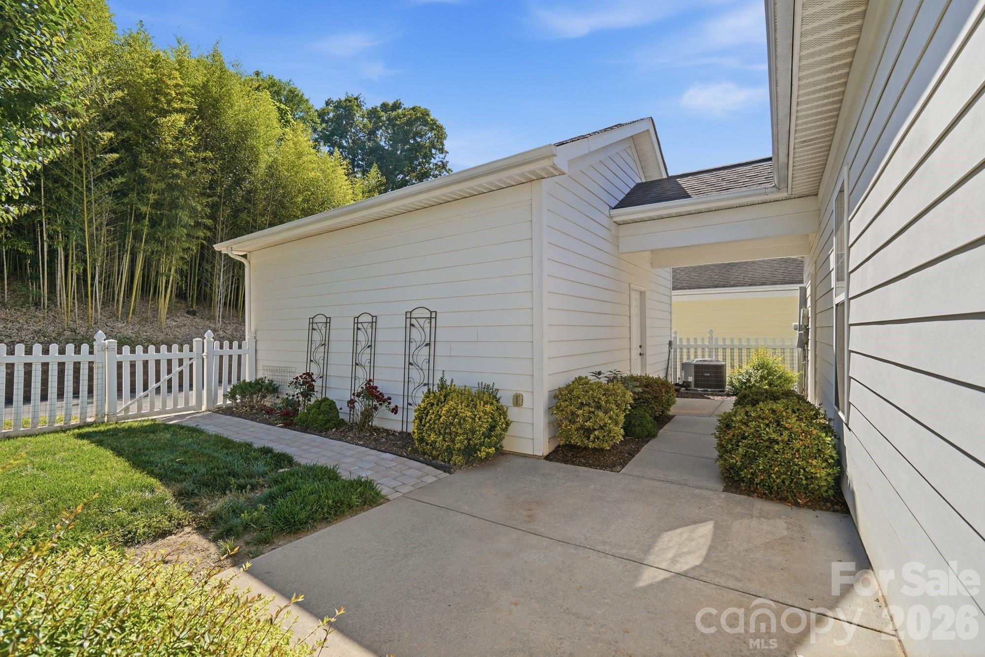 13344 Old Compton Court Pineville NC 28134