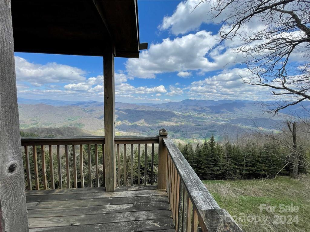 1375 Swing Road Burnsville NC 28714