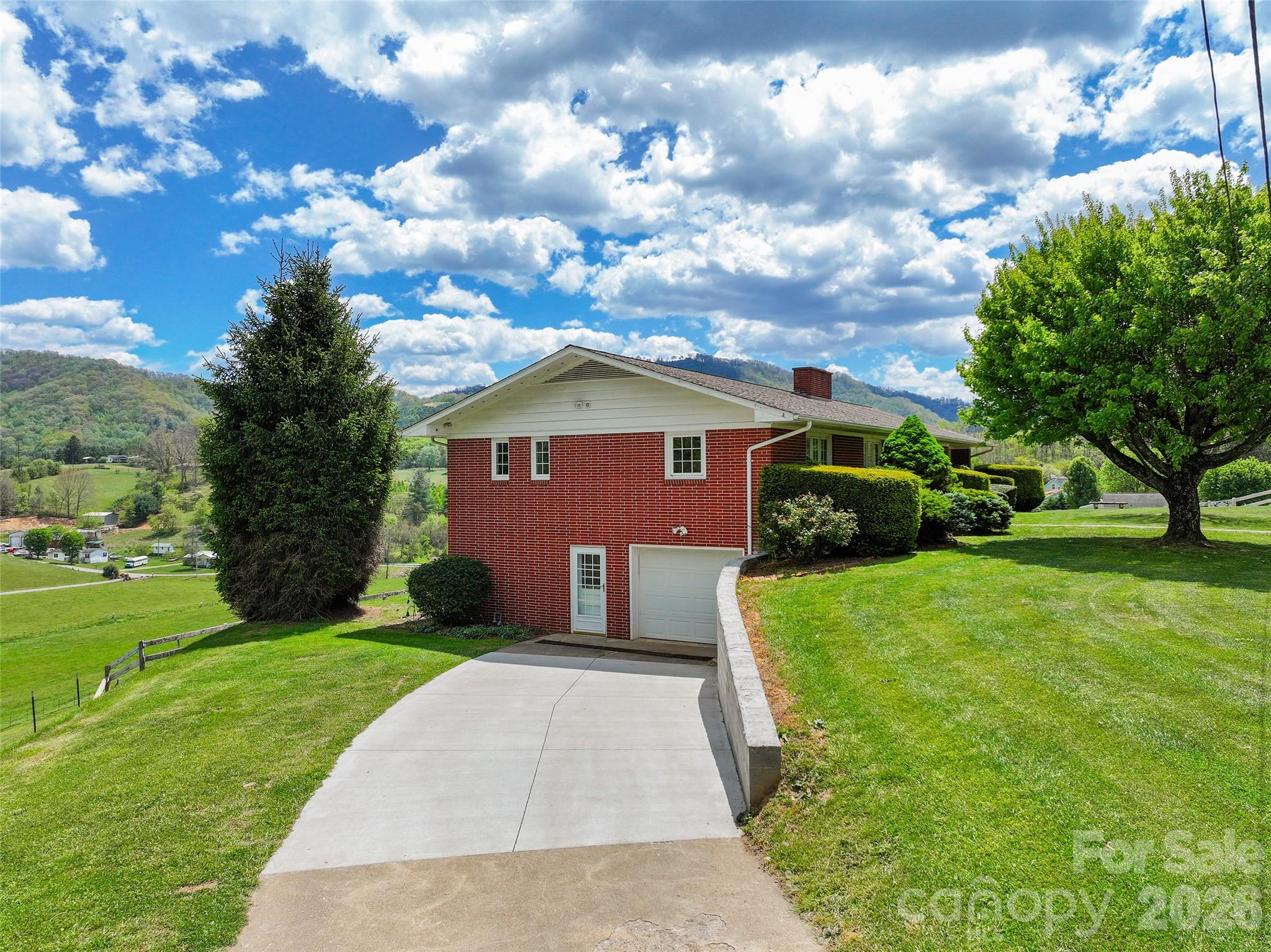 441 Mulberry Street Clyde NC 28721