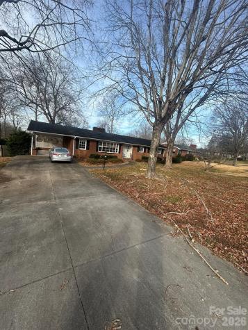 626 Willowbrook Lane Winston Salem NC 27104