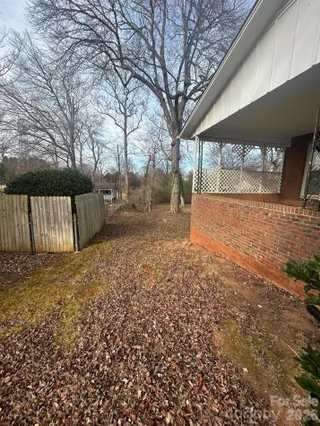 626 Willowbrook Lane Winston Salem NC 27104