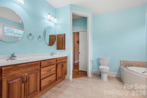 621 Crystal Bay Drive Denton NC 27239