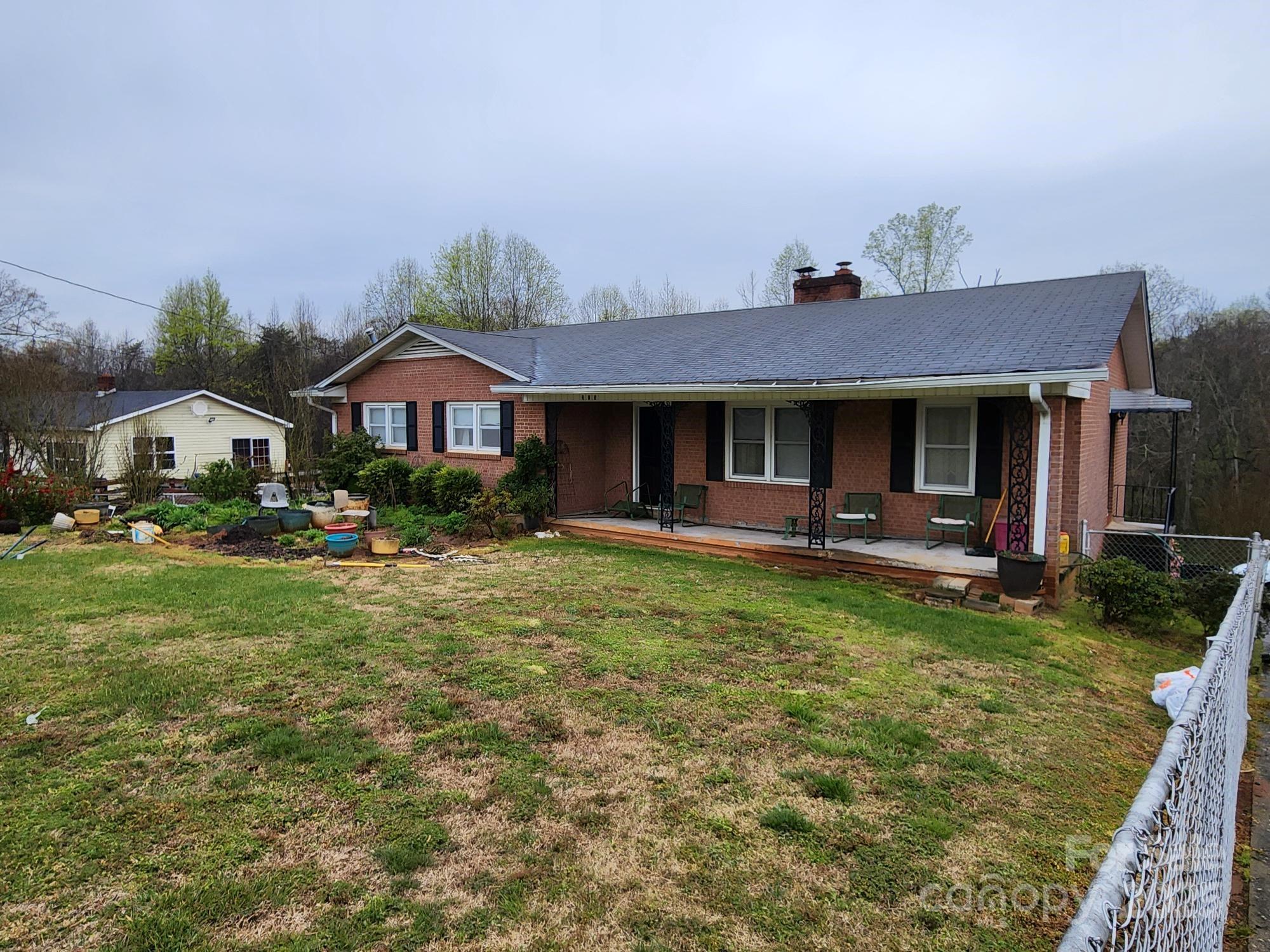 406 S Caldwell Avenue Newton NC 28658