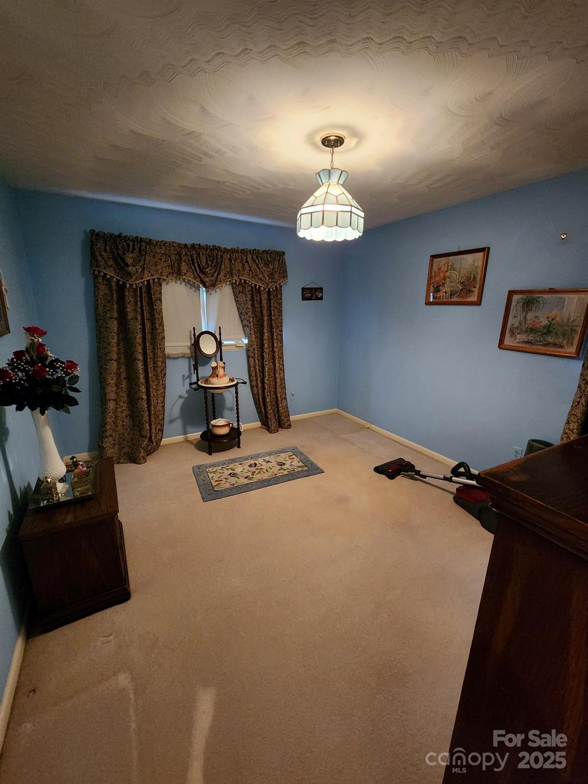 406 S Caldwell Avenue Newton NC 28658