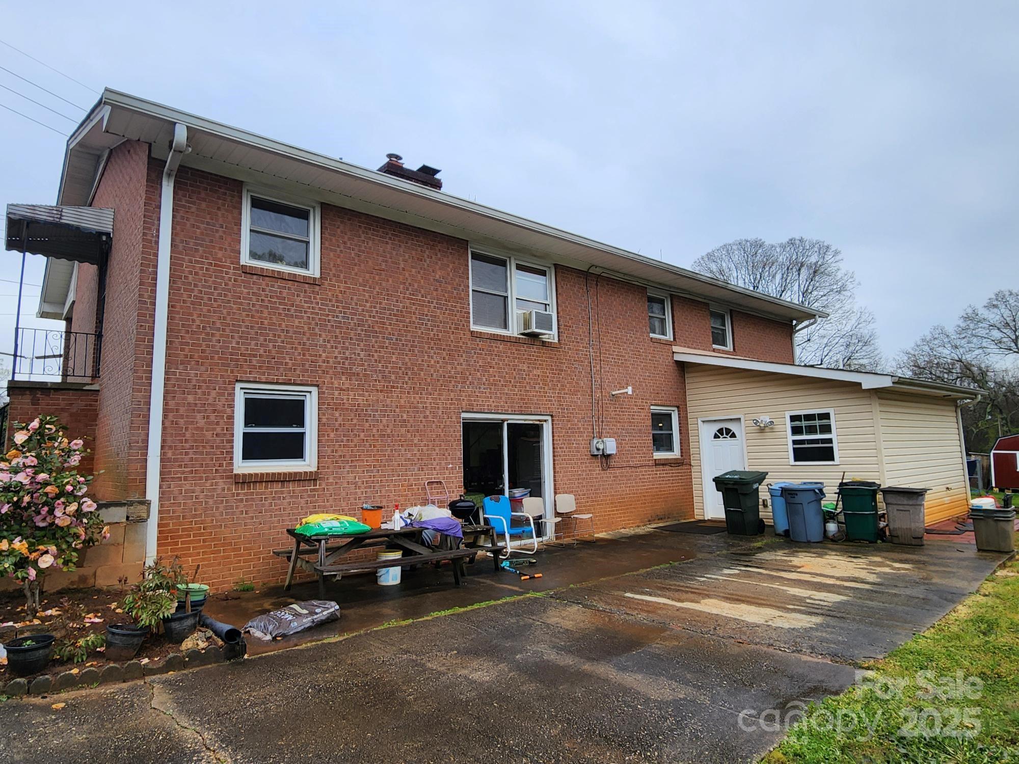 406 S Caldwell Avenue Newton NC 28658