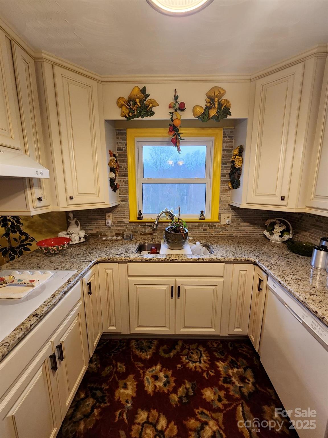 406 S Caldwell Avenue Newton NC 28658