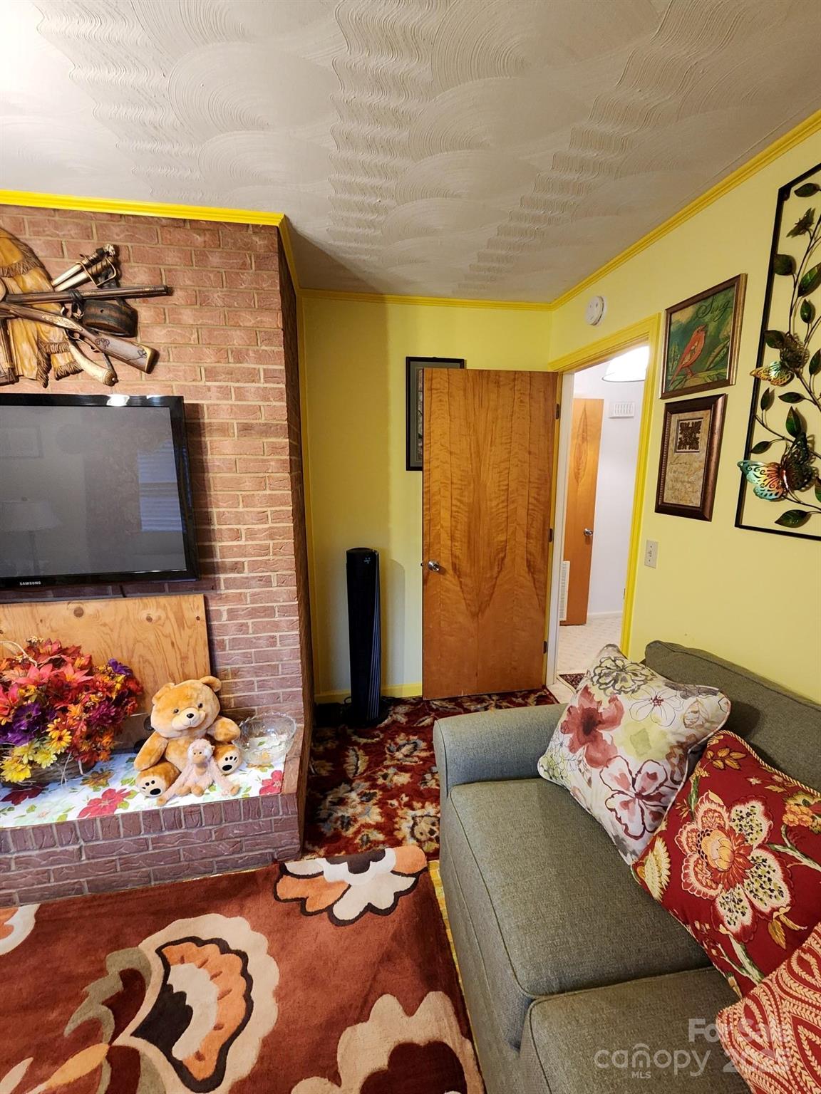 406 S Caldwell Avenue Newton NC 28658