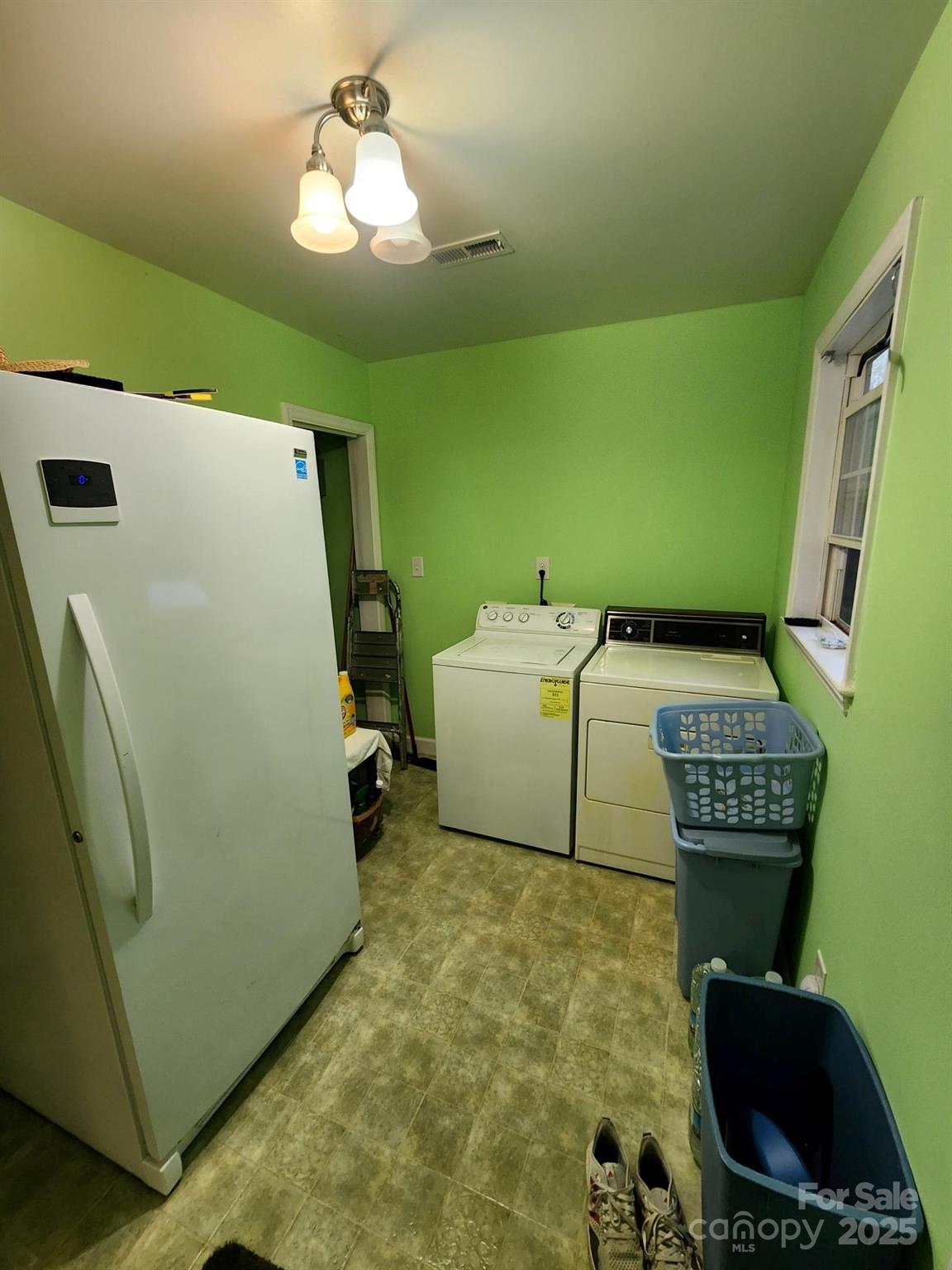 406 S Caldwell Avenue Newton NC 28658