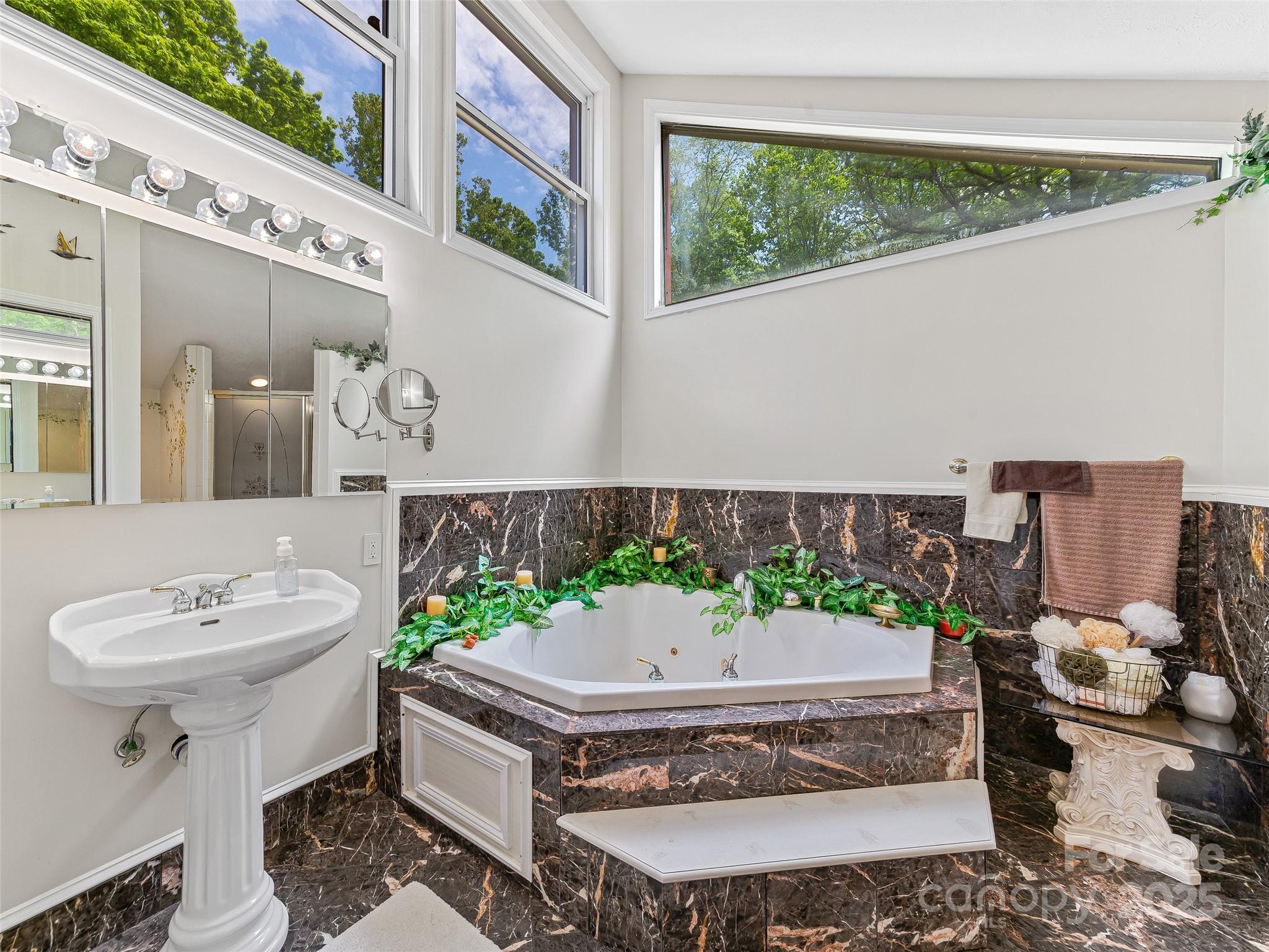 98 Ducker Road Arden NC 28704