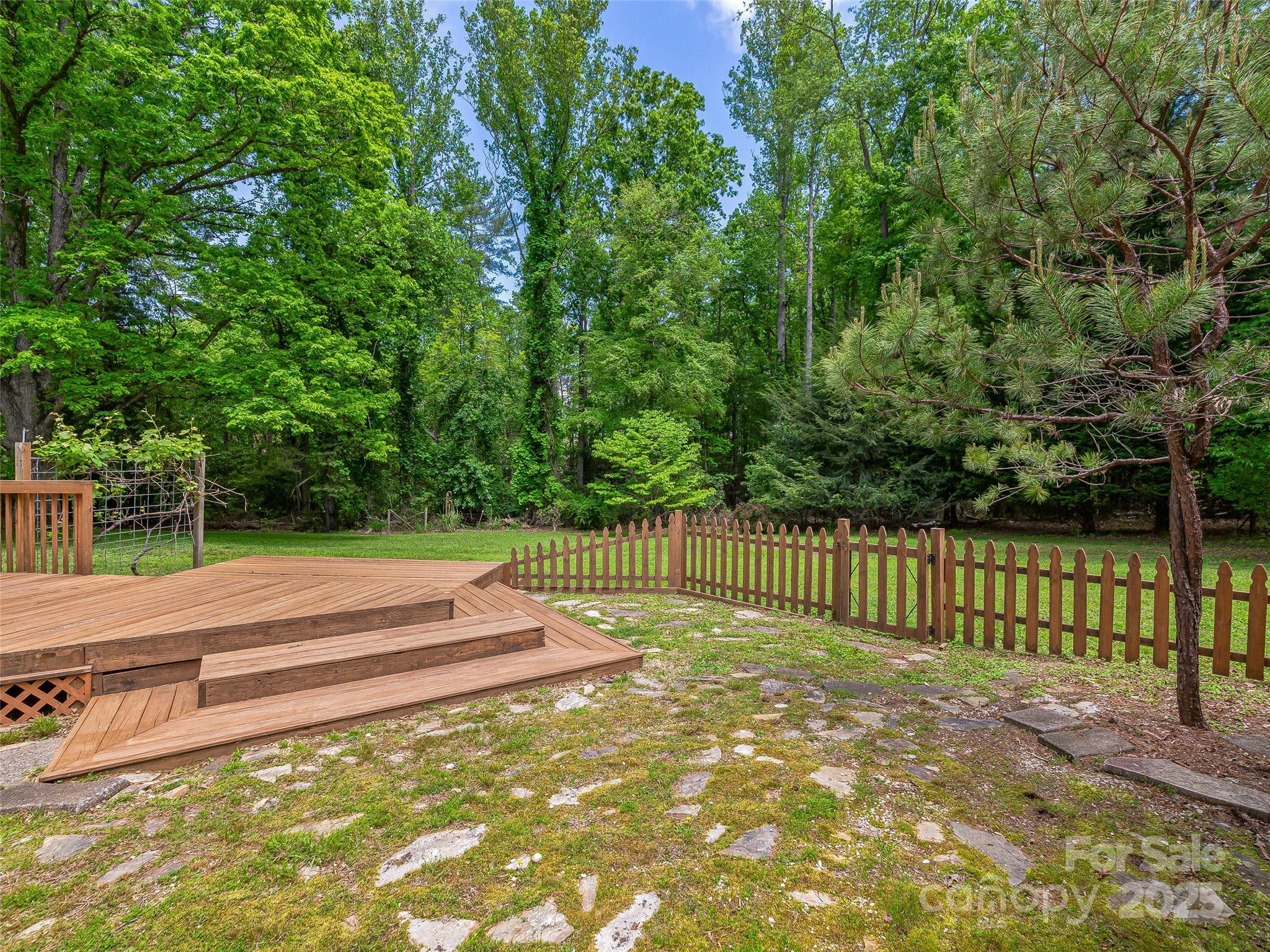 98 Ducker Road Arden NC 28704