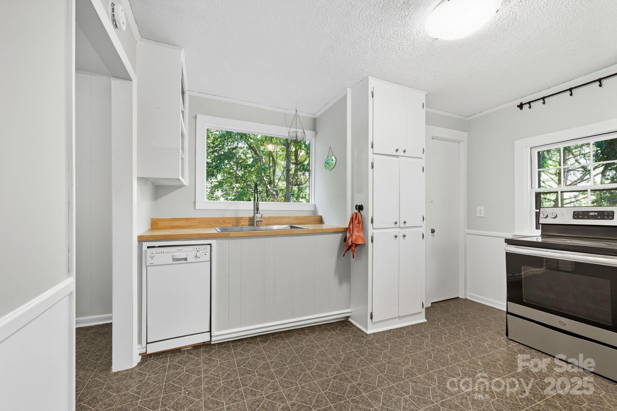 23 Shadowlawn Drive Asheville NC 28806