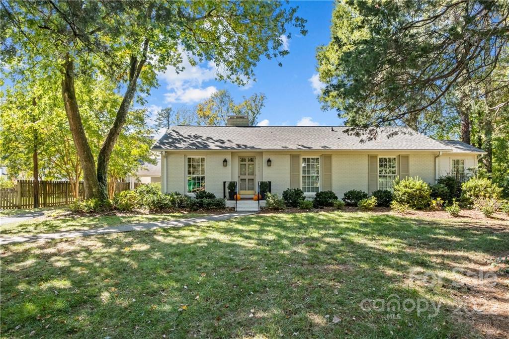 1242 Chandler Place Charlotte NC 28211
