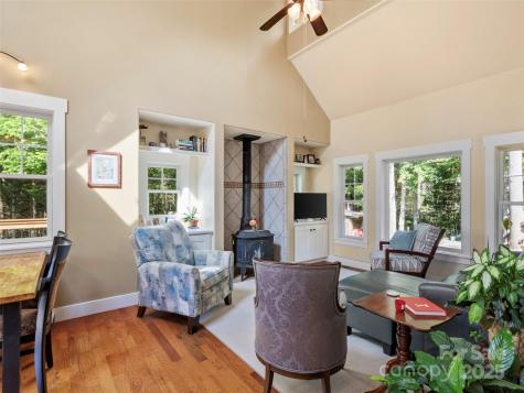 97 Gordon Lane Burnsville NC 28714