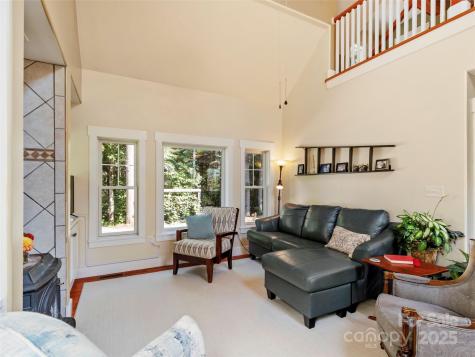 97 Gordon Lane Burnsville NC 28714