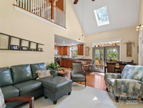 97 Gordon Lane Burnsville NC 28714