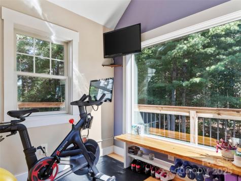 97 Gordon Lane Burnsville NC 28714