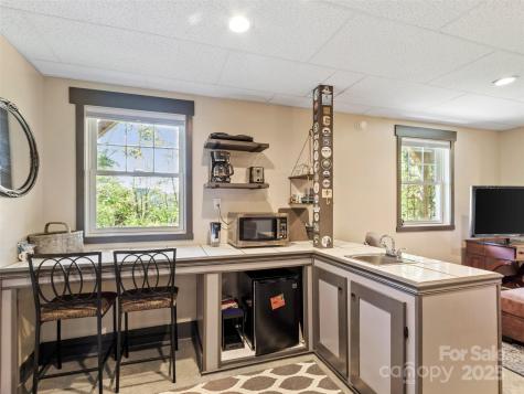 97 Gordon Lane Burnsville NC 28714