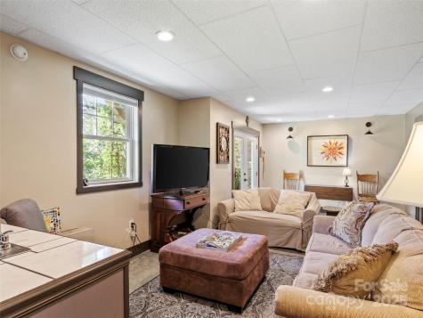 97 Gordon Lane Burnsville NC 28714