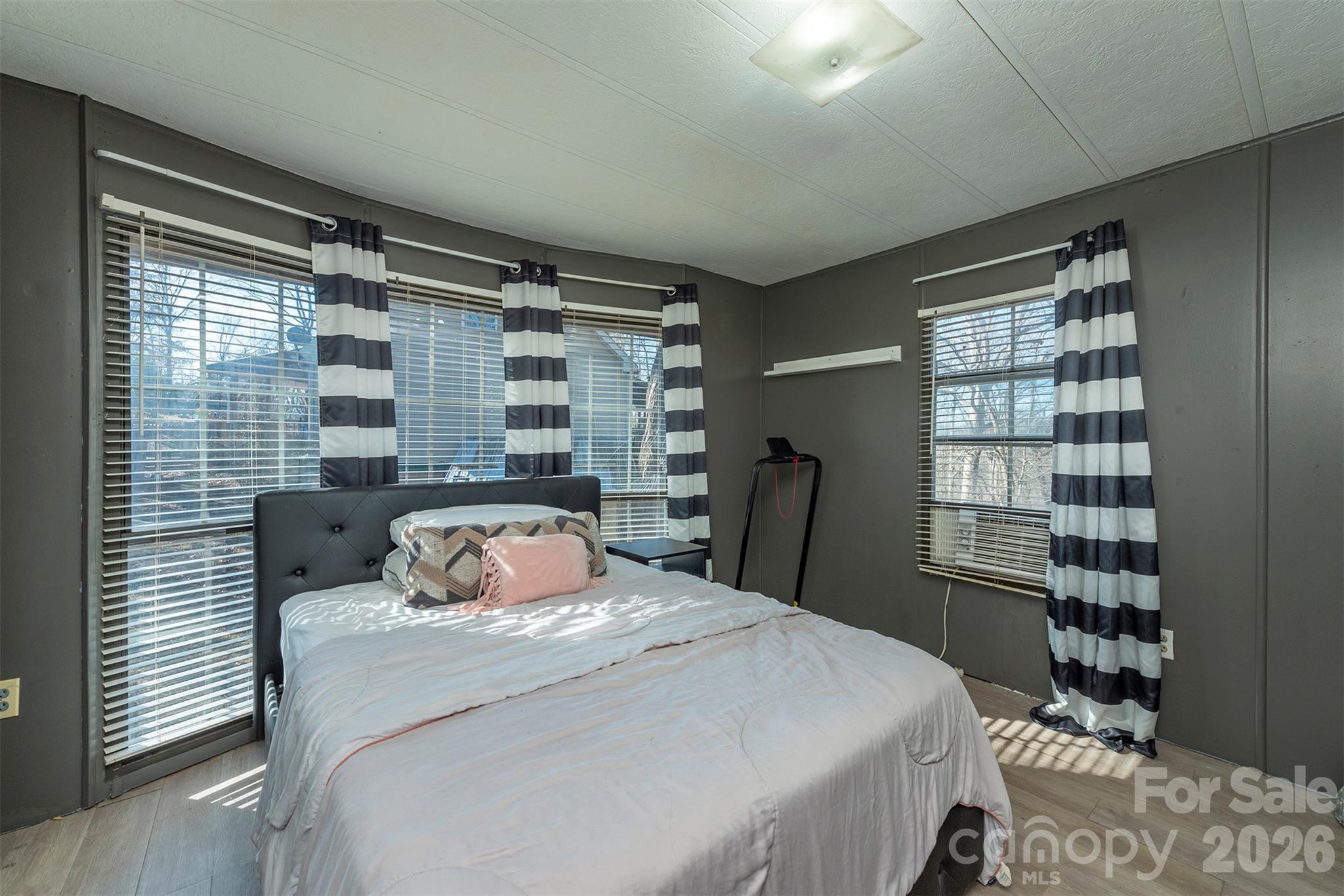 29 Moore Street Asheville NC 28804