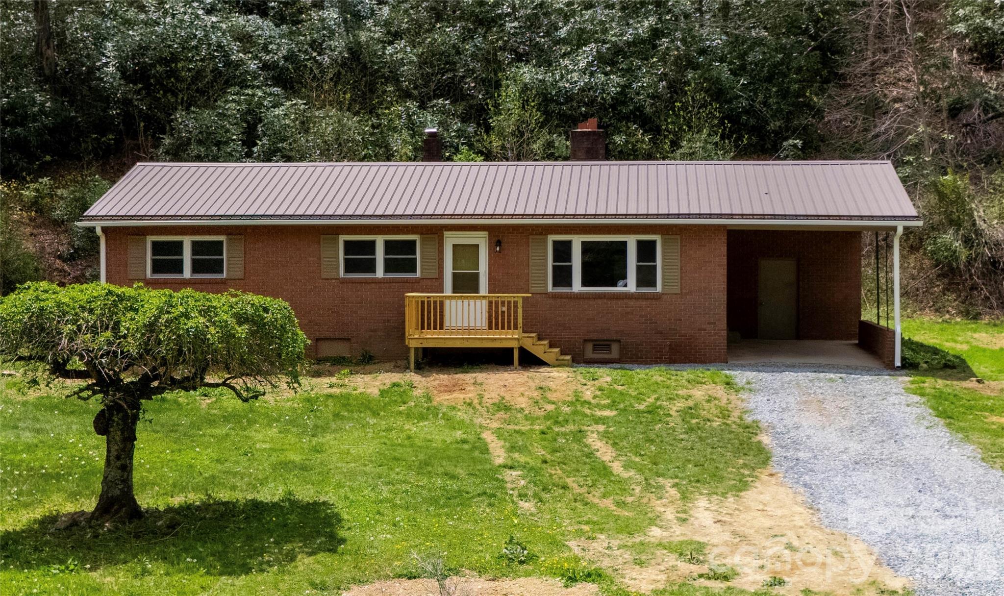 8855 Bugger Hollow Road Newland NC 28657