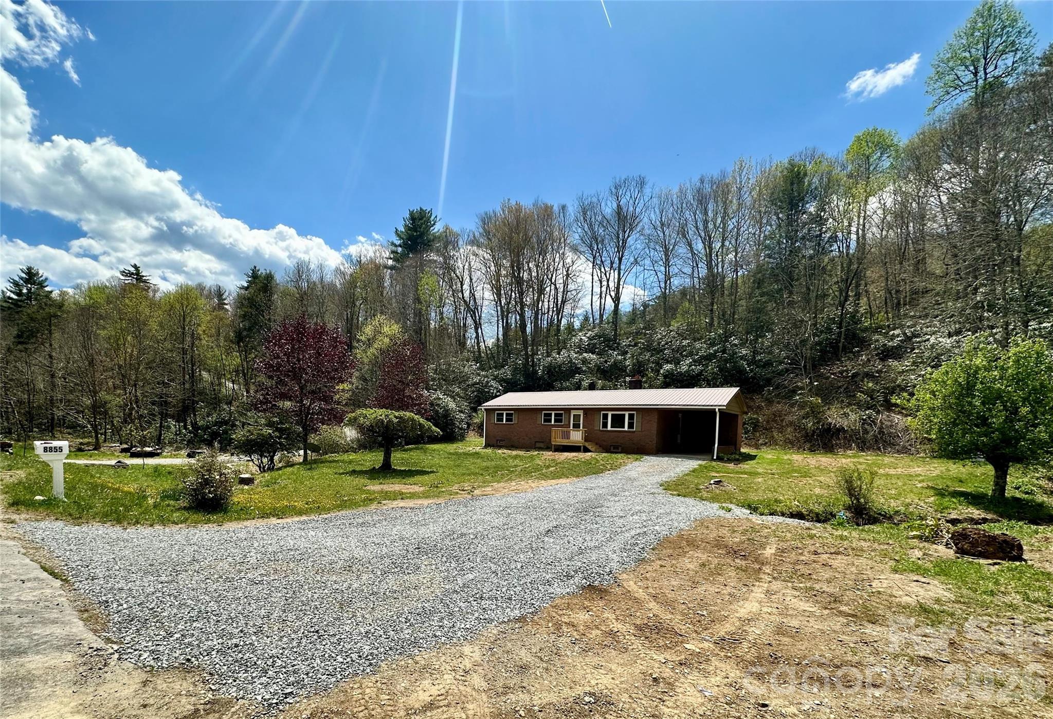 8855 Bugger Hollow Road Newland NC 28657