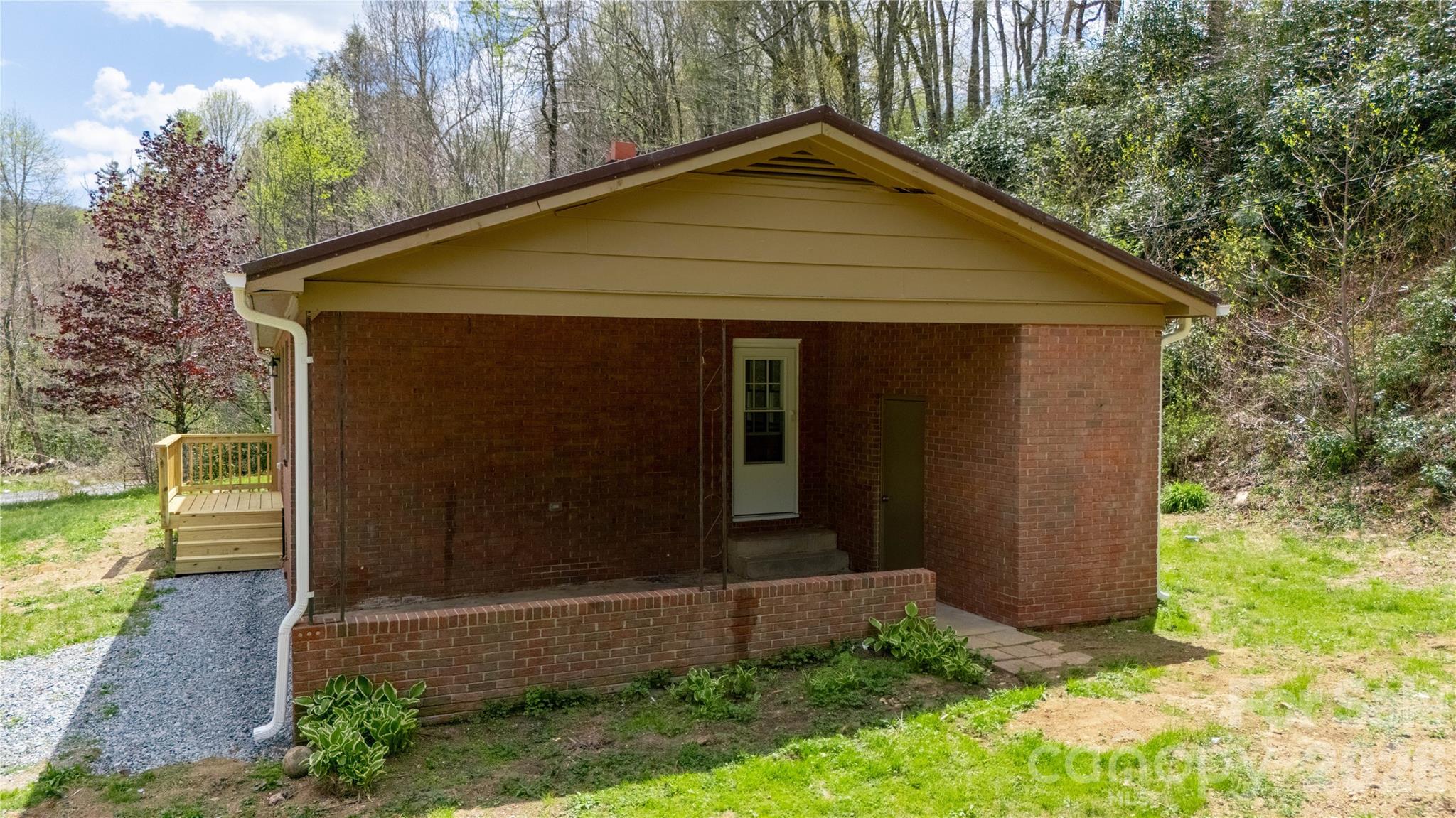 8855 Bugger Hollow Road Newland NC 28657