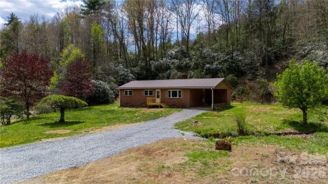 8855 Bugger Hollow Road Newland NC 28657