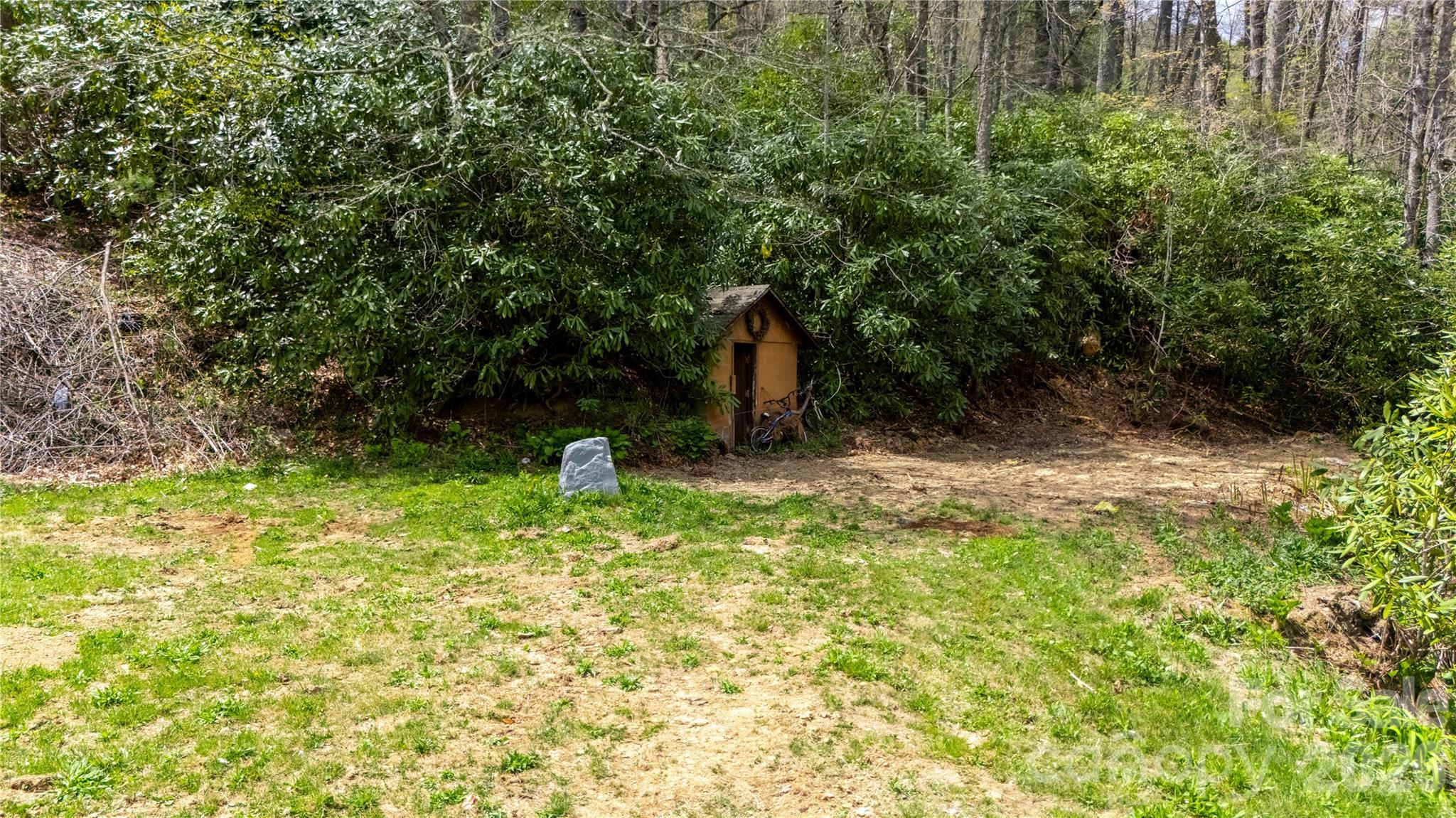 8855 Bugger Hollow Road Newland NC 28657