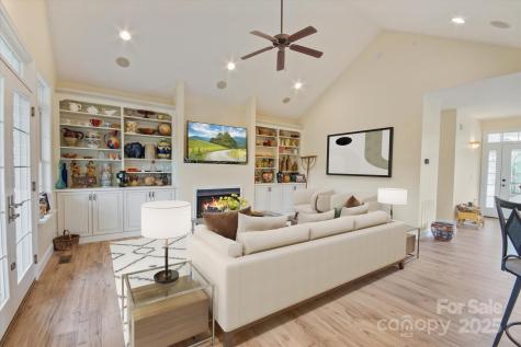 30 Linn Garden Lane Swannanoa NC 28778
