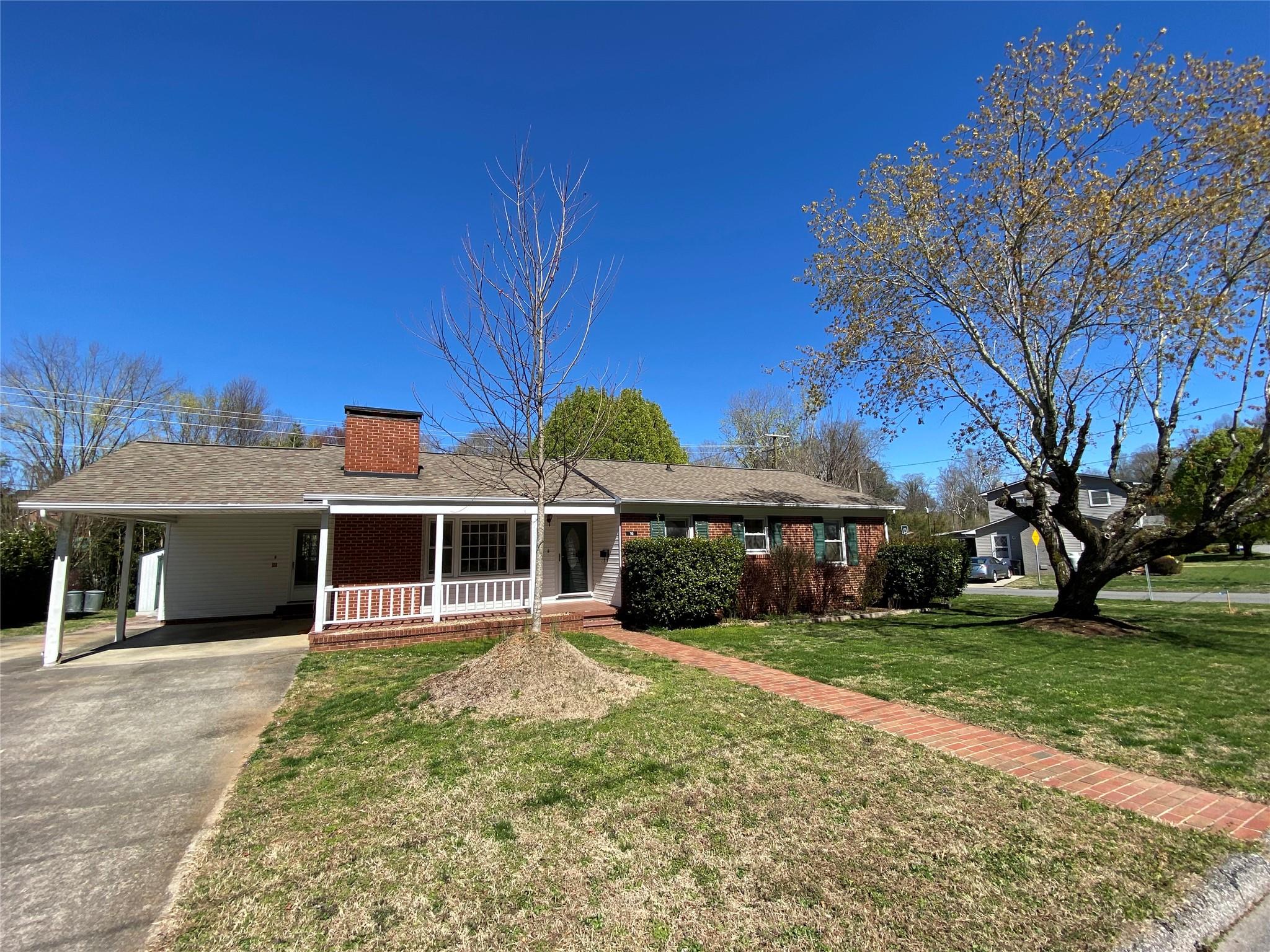 16 W Glenview Street Marion NC 28752