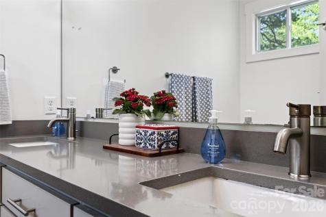 62 Dillingham Road Asheville NC 28805